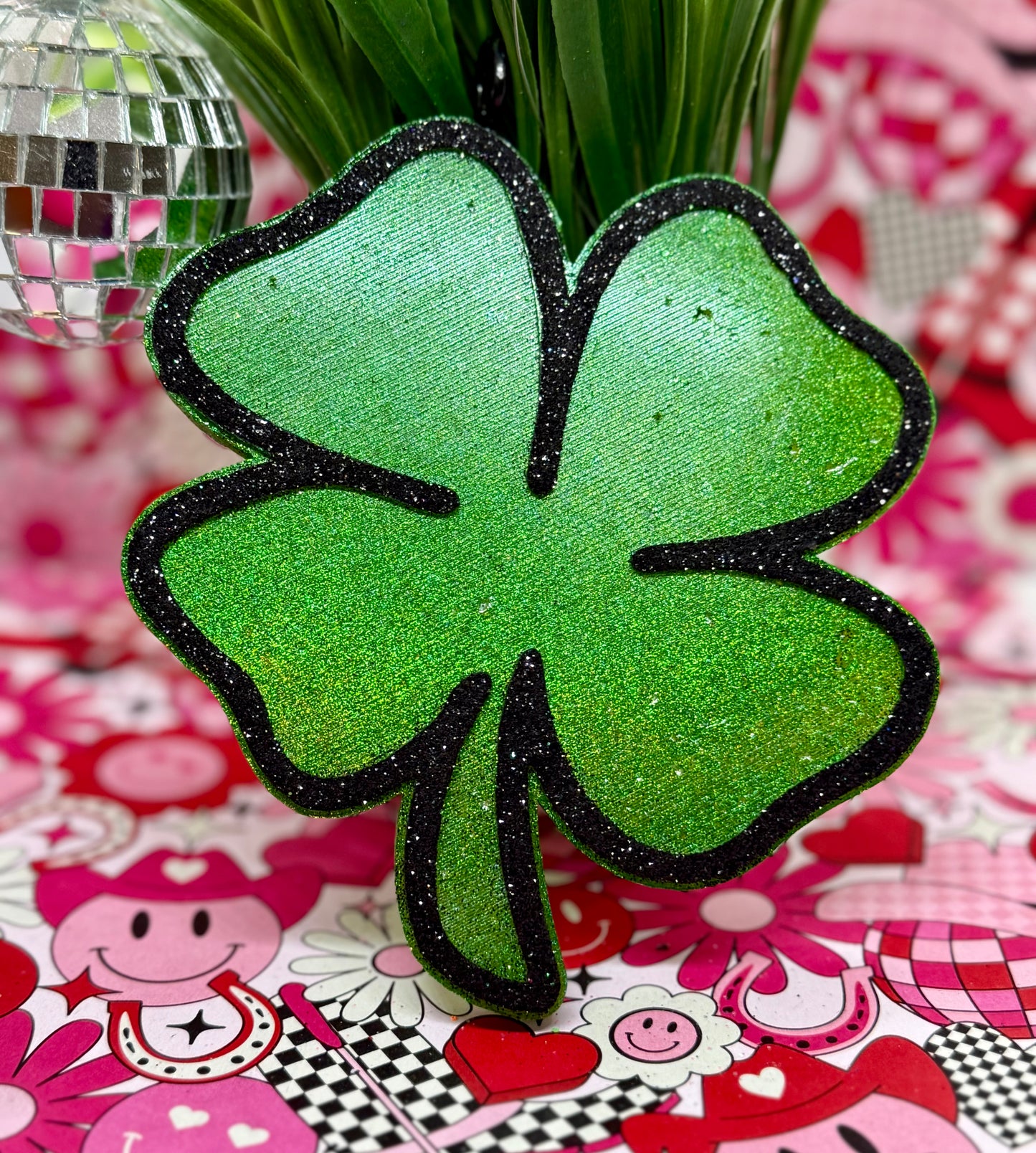 🍀Large HOLOGRAPHIC 4 leaf Clover🍀