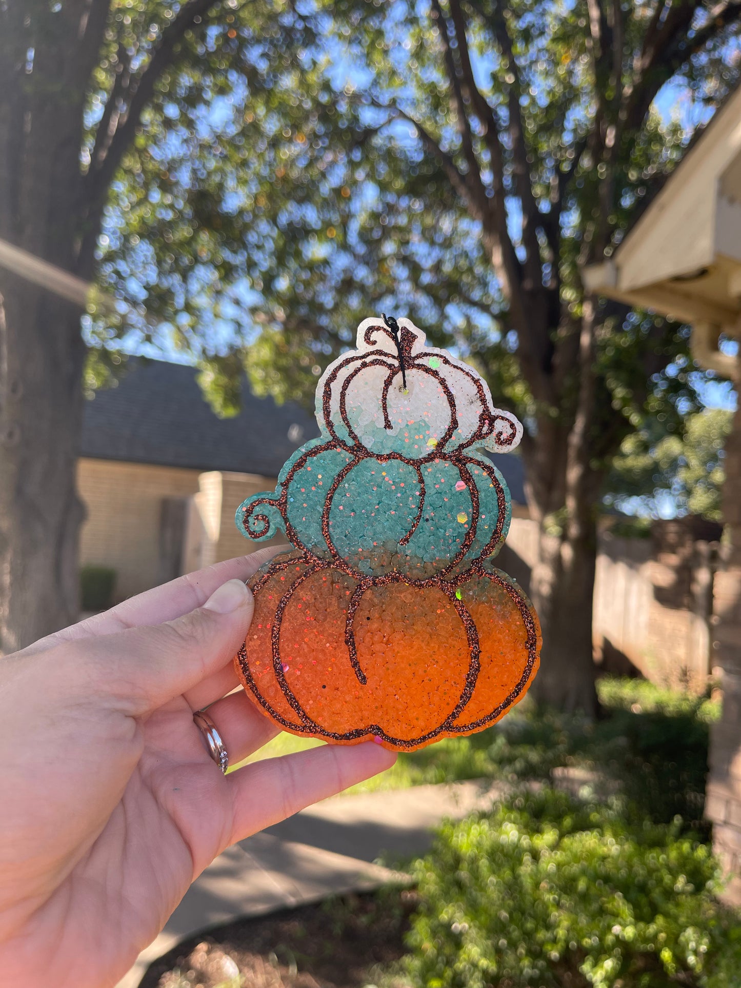 🎃🖤STACKED PUMPKIN🖤🎃 does not come with bow