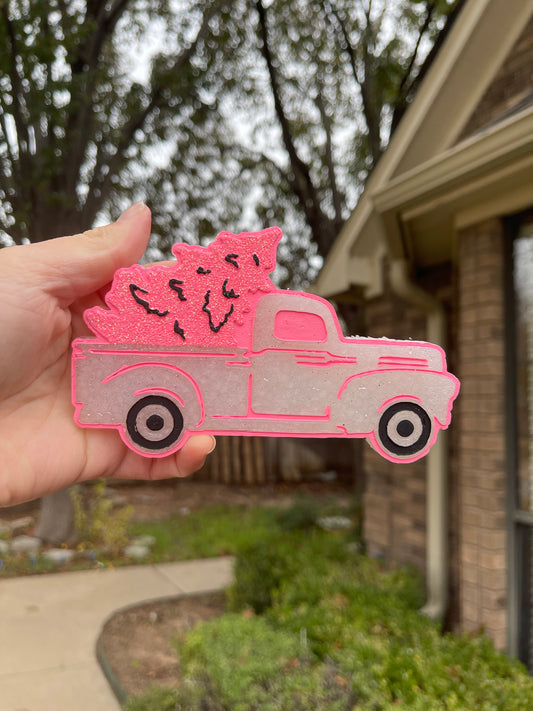 💗Pink Truck w/ Tree💗