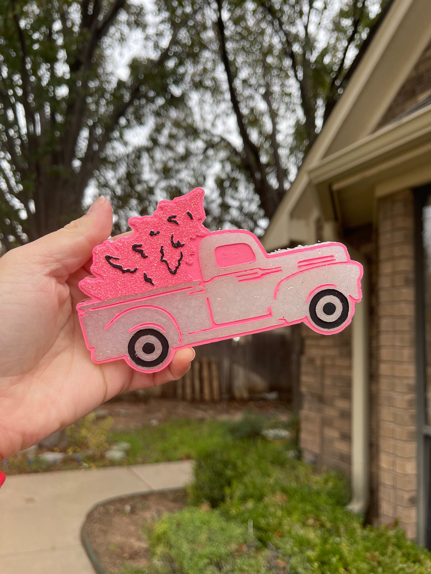 💗Pink Truck w/ Tree💗