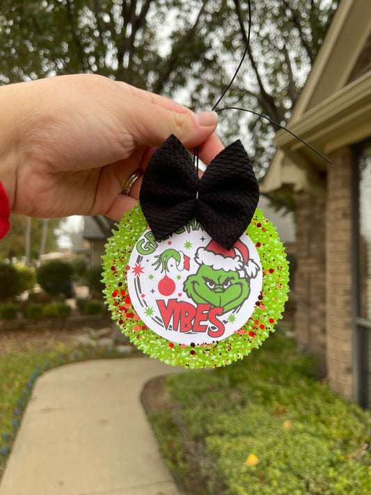 💚❤️Grinchmas Vibes❤️💚 bow not included