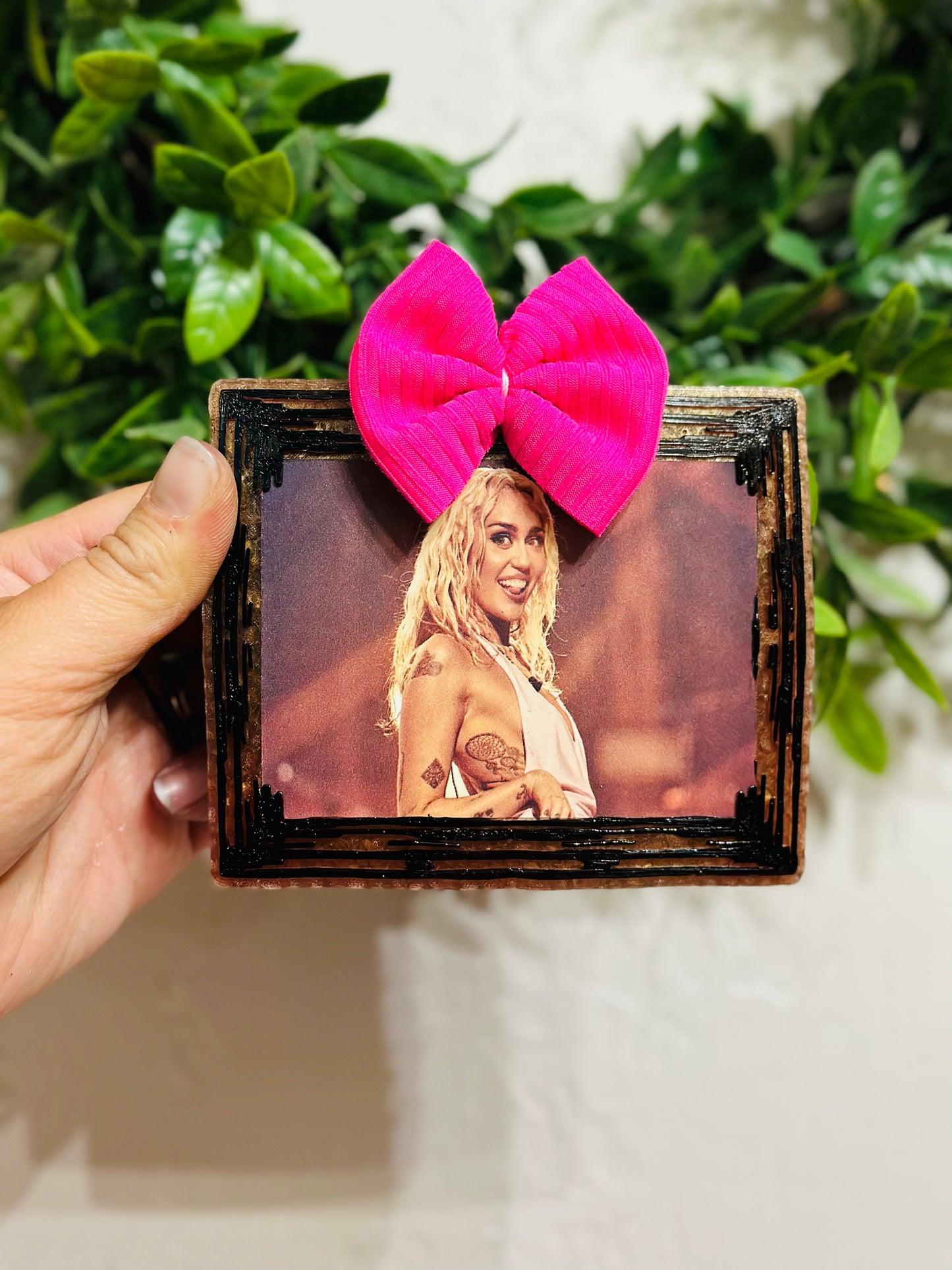 ✨💋Miley Frame💋✨ (bow not included)